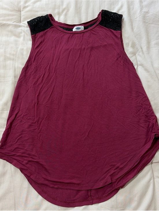 Old Navy Tops - Old Navy Burgundy Tank with Black Lace Shoulders